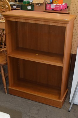 Lot 812 - Modern light wood finish bookcase