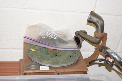 Lot 882 - A vintage gramophone for repair