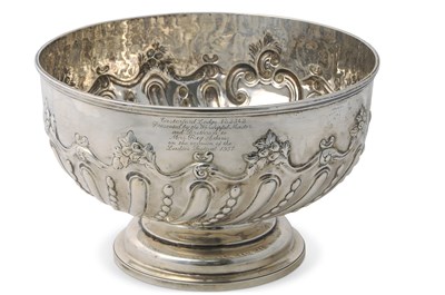 Lot 315a - Late Victorian silver large Rose bowl having...