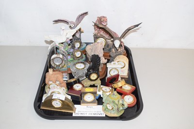 Lot 10 - Tray containing a quantity of quartz clocks,...