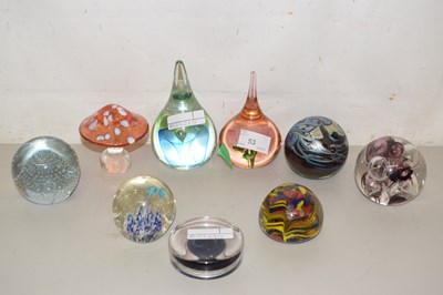 Lot 53 - Mixed Lot: Various paperweights