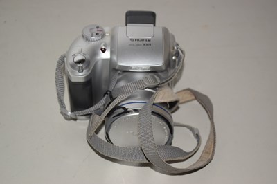 Lot 511 - A Fuji Film Fine Pic S304 camera
