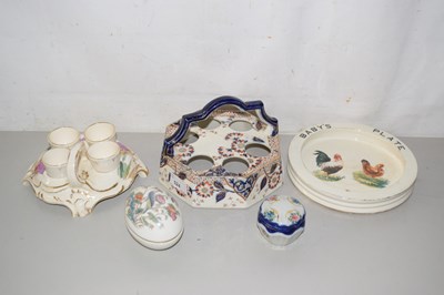 Lot 524 - Egg cruets and other ceramics