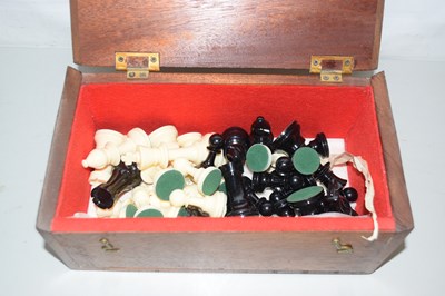 Lot 559 - Quantity of chess pieces