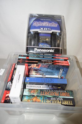 Lot 570 - Dungeons & Dragons books, Star Wars model,...