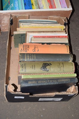 Lot 604 - Assorted books
