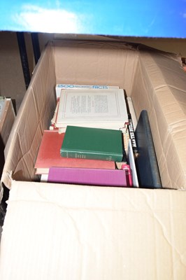 Lot 621 - Box of assorted books