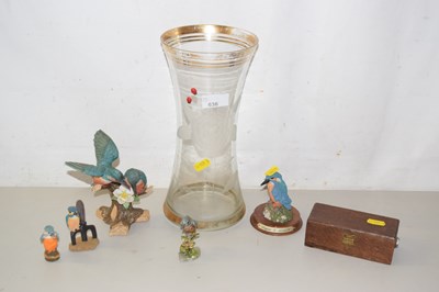 Lot 636 - Glass vase and model Kingfishers
