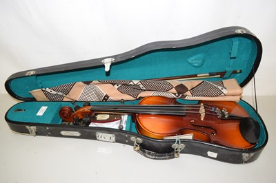 Lot 81 - A boxed violin