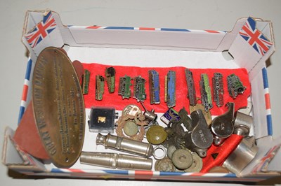 Lot 114 - Small box of railway related items including...