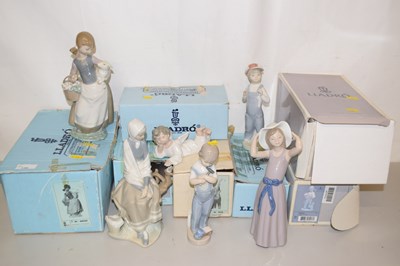 Lot 156 - Quantity of boxed Lladro figures, angels,small...