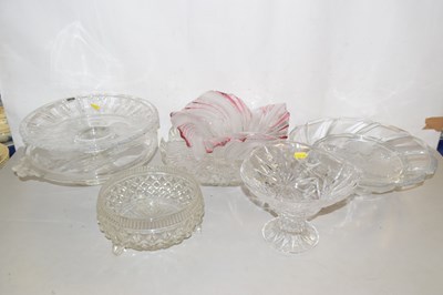 Lot 196 - Quantity of large glass bowls including a...