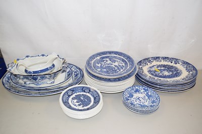 Lot 207 - Further quantity of china wares, mainly with...