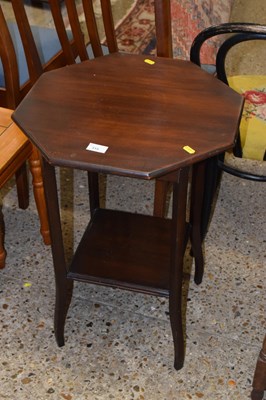 Lot 314 - An Edwardian mahogany octagonal top lamp table