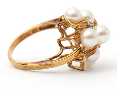Lot 25 - A 9ct cultured pearl ring, the cultured pearl...