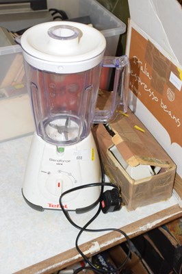 Lot 688 - A Tefal blender and elctrical carving knife