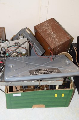 Lot 704 - A box of various electrical items to include a...