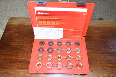 Lot 23 - A Snap-on twenty piece master spindle...