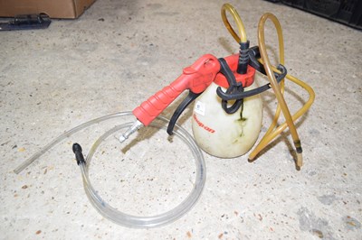 Lot 51 - A Snap-on pneumatic vacuum break bleeder