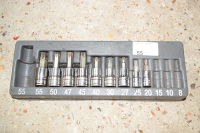 Lot 55 - A Snap-on torque set, nine in total