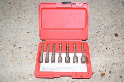 Lot 56 - A Blue Point power extractor set (7)