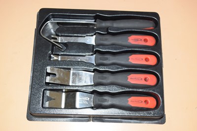 Lot 85 - A Blue Point car trim and panel removal kit,...
