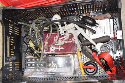 Lot 122 - Box containing various items to include Blue...