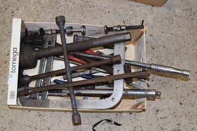 Lot 124 - A box containing various tools to include ball...