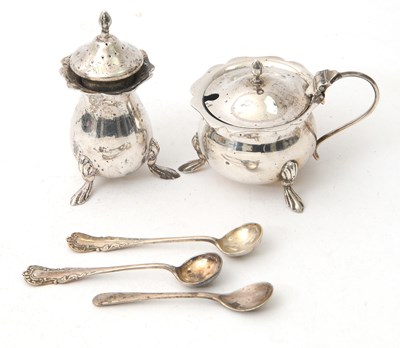 Lot 77 - Mixed Lot: A silver mustard and liner,...