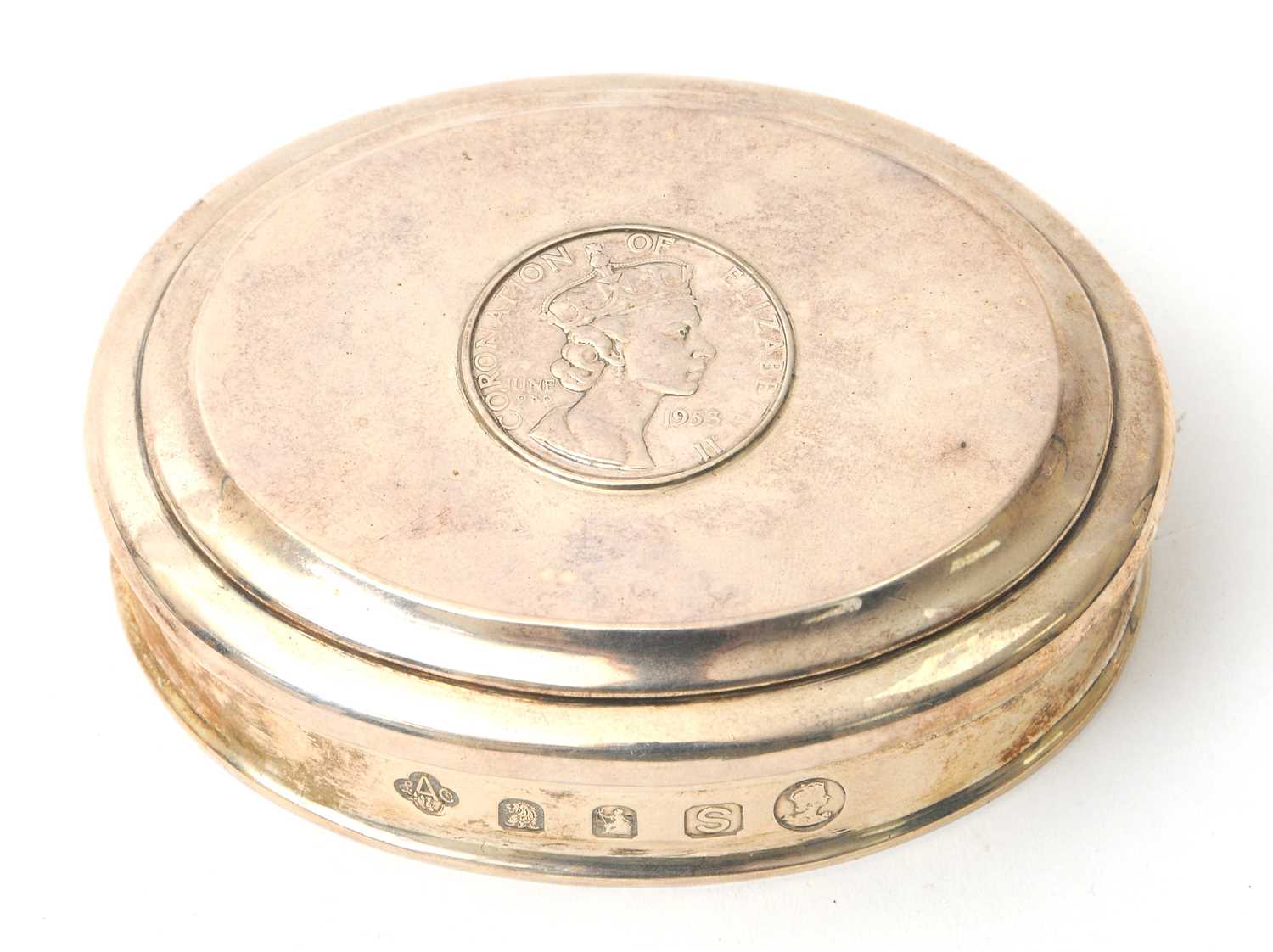 Lot 6 - An Elizabeth II Asprey's oval coronation...