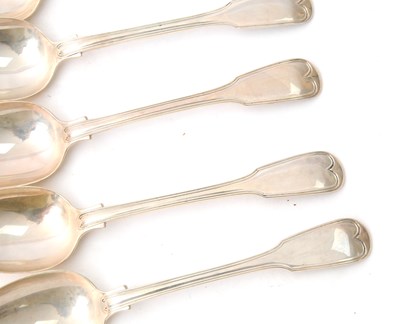 Lot 19 - A set of six Victorian fiddle and thread...