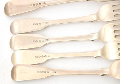 Lot 25 - A group of five fiddle pattern table forks,...