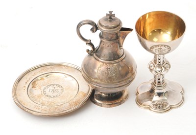 Lot 31 - A Victorian silver travelling three piece...