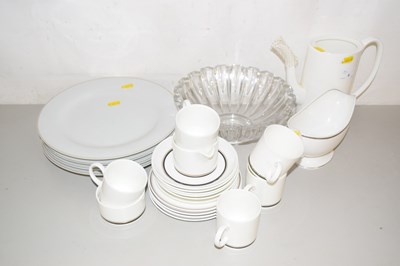 Lot 4 - A quantity of Royal Worcester Silver Jubilee...