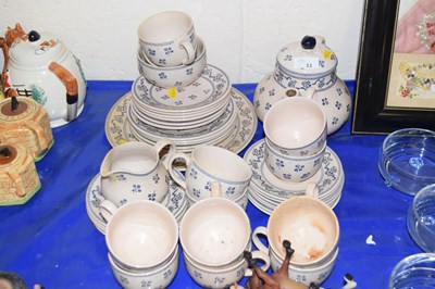 Lot 11 - Quantity of Laura Ashley Petit Fleur ceramics