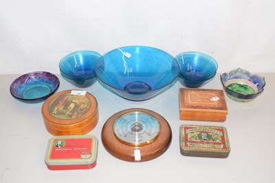 Lot 16 - Mixed Lot: Blue glass bowls, various tobacco...