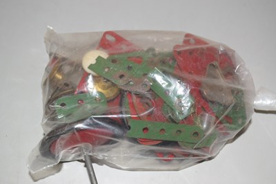 Lot 62 - Small quantity of Meccano