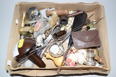 Lot 109 - A box of various mixed items, napkin rings,...