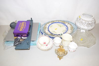 Lot 153 - Mixed Lot: Various meat plates, metal lantern,...