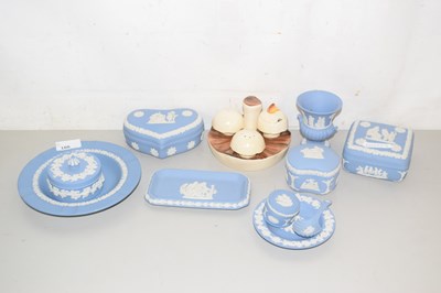 Lot 188 - Mixed Lot: A Carlton ware mushroom formed...