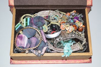 Lot 137 - Box of costume jewellery