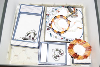 Lot 138 - Mixed Lot: Costume jewellery to include...