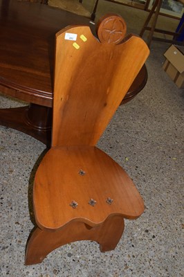 Lot 281 - A 20th Century hardwood hall chair