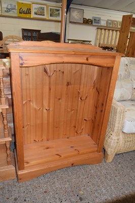 Lot 286 - Modern pine open front book case