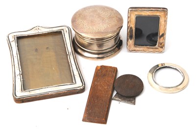 Lot 79 - Mixed Lot: A George V silver ring box of...