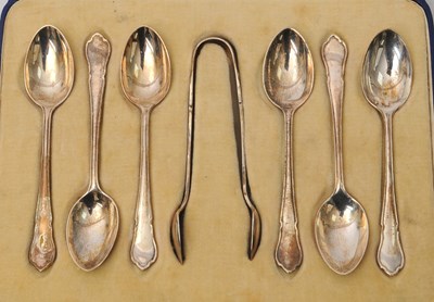 Lot 91 - A cased set of six silver tongs and a set of...