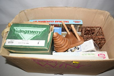 Lot 511 - A box of various construction kits, jigsaw...