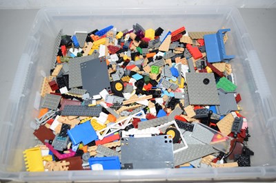 Lot 519 - Box of Lego