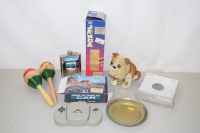 Lot 536 - Mixed Lot: Hip flask, model Bulldog, head up...