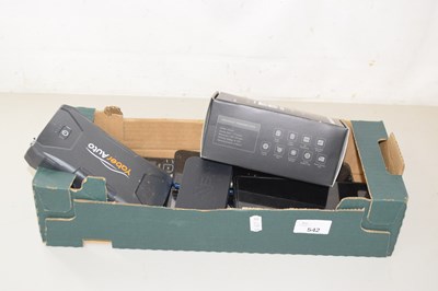 Lot 542 - A box of assorted mobile phones etc